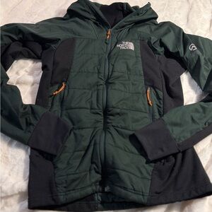 ❌SOLD❌The North Face Dark Green and Black Puffer Jacket